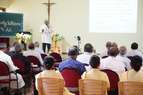 1539496145_Bp. Singrayon addressing the Participants of Bishops' colloquium