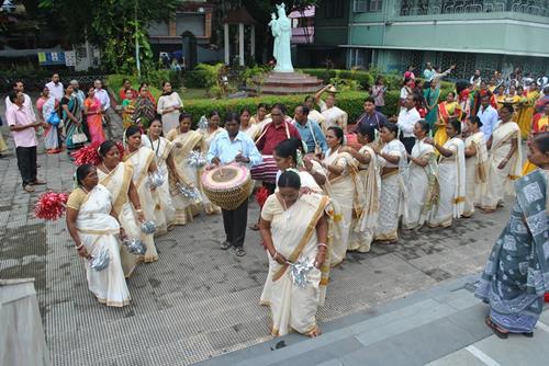 1573020910_Bishop Ignatius being welcomed with ethnic dance and dholak